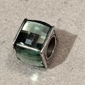 🆕Listing! Brighton Ice Cube Bead in Green: crystal with silver edges Retired